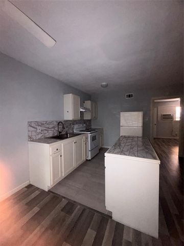 4626 Bell Street 6, Houston, TX 77023