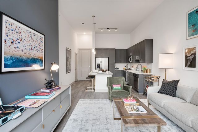 160 Birdsall Street 2313, Houston, TX 77007