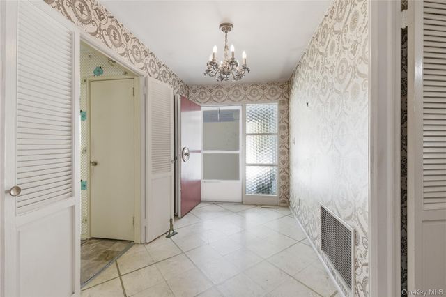 22 Wenwood Drive, Glen Head, NY 11545