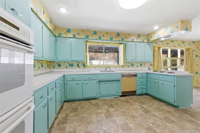 22 Wenwood Drive, Glen Head, NY 11545