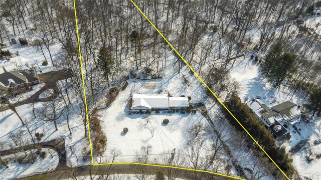 22 Wenwood Drive, Glen Head, NY 11545