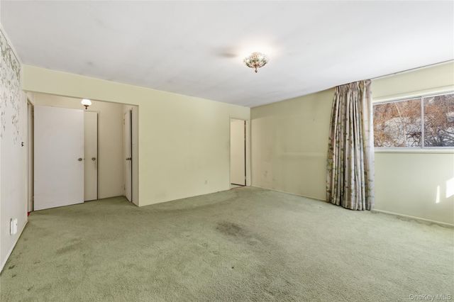 22 Wenwood Drive, Glen Head, NY 11545