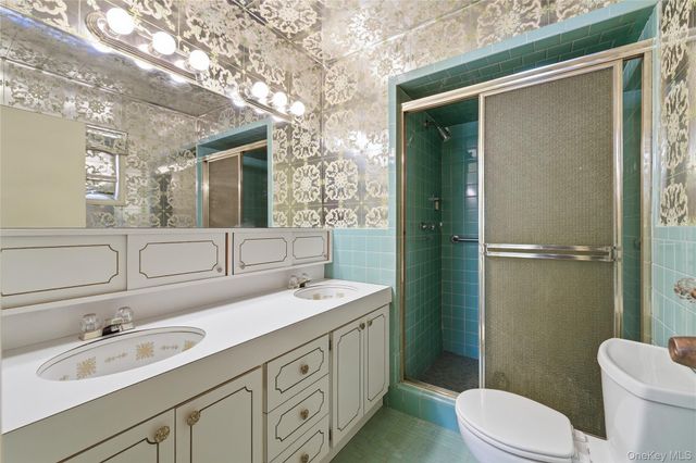 22 Wenwood Drive, Glen Head, NY 11545