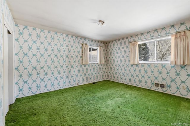 22 Wenwood Drive, Glen Head, NY 11545