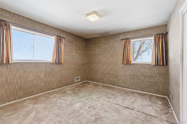 22 Wenwood Drive, Glen Head, NY 11545