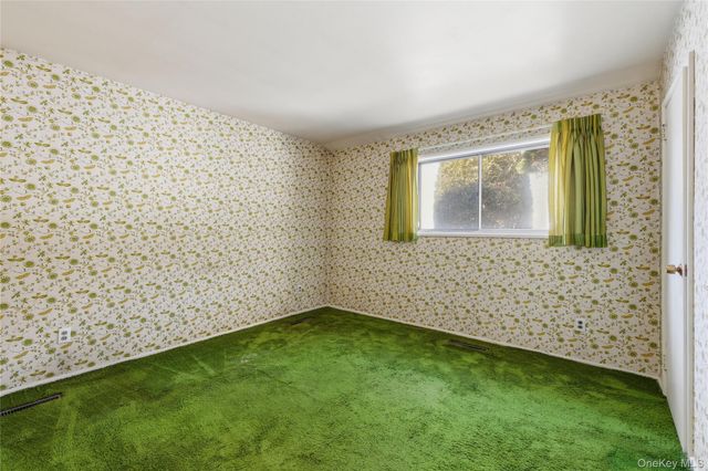 22 Wenwood Drive, Glen Head, NY 11545