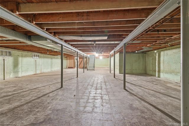 22 Wenwood Drive, Glen Head, NY 11545