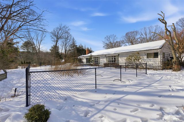 22 Wenwood Drive, Glen Head, NY 11545