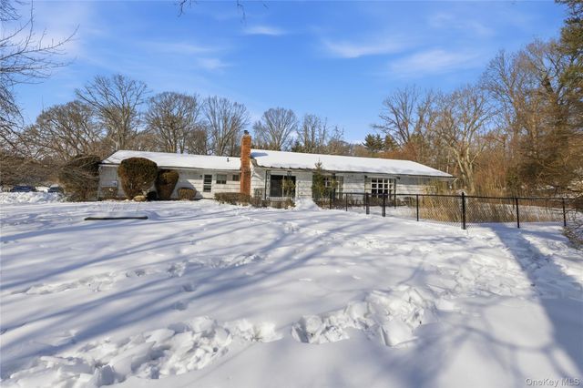 22 Wenwood Drive, Glen Head, NY 11545