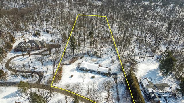 22 Wenwood Drive, Glen Head, NY 11545