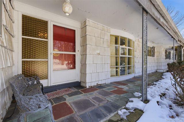 22 Wenwood Drive, Glen Head, NY 11545