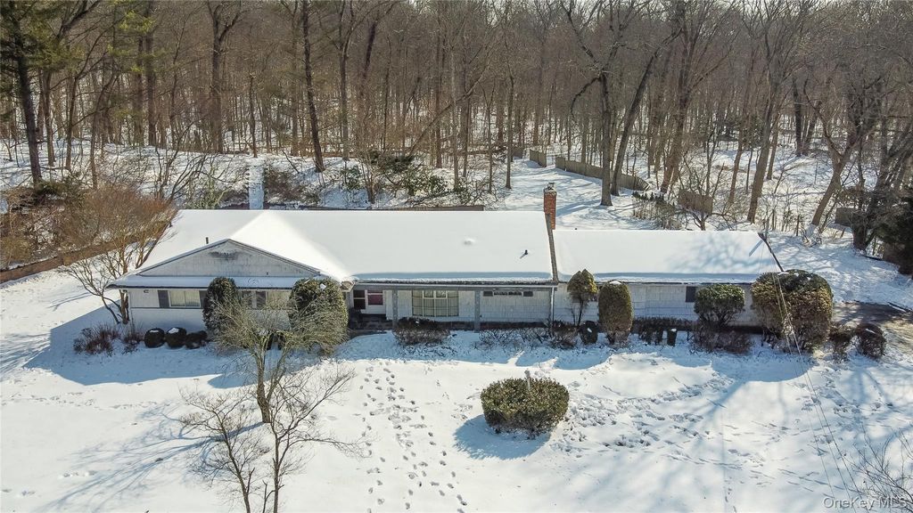 22 Wenwood Drive, Glen Head, NY 11545