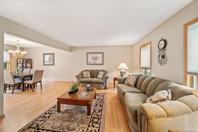 3444 Drover Lane, Darien, IL 60561