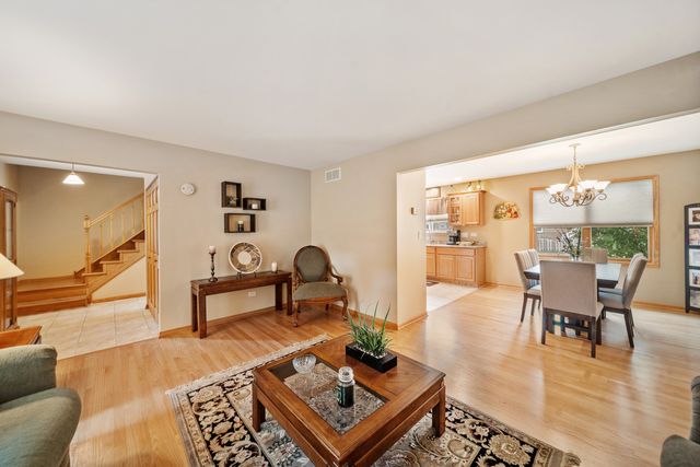 3444 Drover Lane, Darien, IL 60561