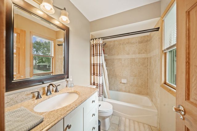 3444 Drover Lane, Darien, IL 60561