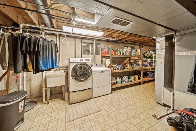 3444 Drover Lane, Darien, IL 60561