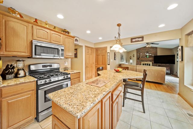 3444 Drover Lane, Darien, IL 60561
