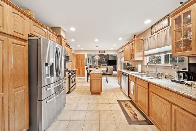 3444 Drover Lane, Darien, IL 60561