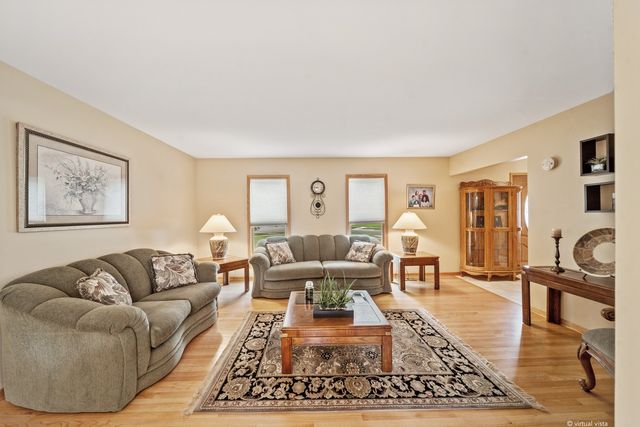 3444 Drover Lane, Darien, IL 60561