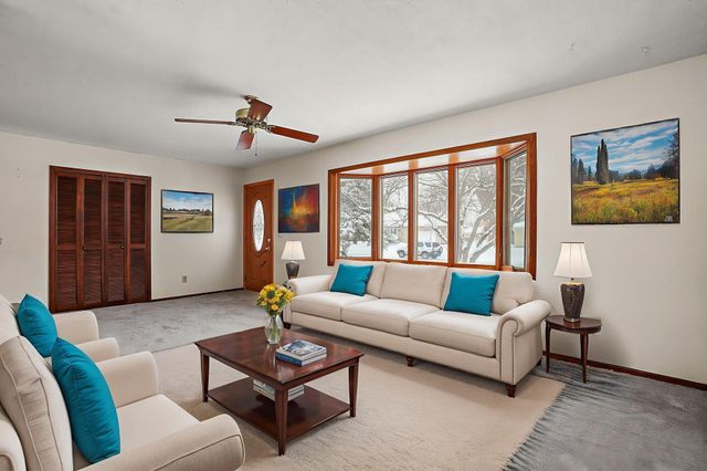 10933 Gettysburg Avenue N, Champlin, MN 55316