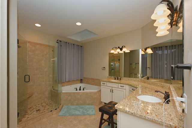 707 Farmington Dr, Lebanon, TN 37087
