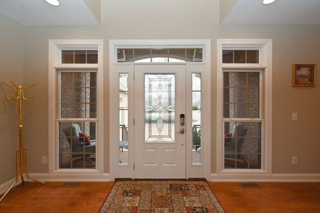 707 Farmington Dr, Lebanon, TN 37087