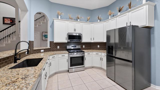 605 Pelican Harbour Drive, Texas City, TX 77590