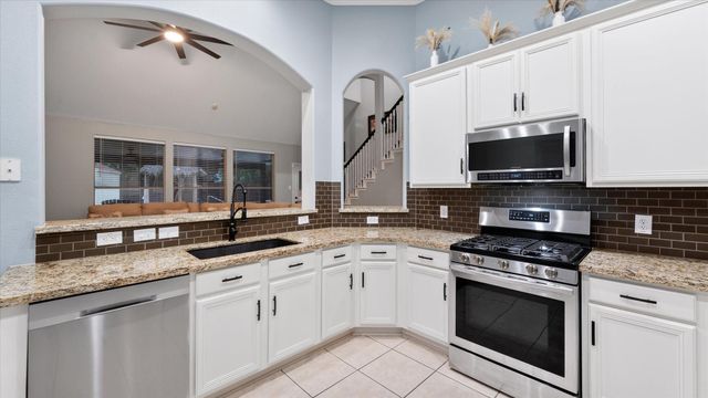 605 Pelican Harbour Drive, Texas City, TX 77590