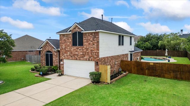 605 Pelican Harbour Drive, Texas City, TX 77590