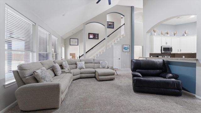 605 Pelican Harbour Drive, Texas City, TX 77590