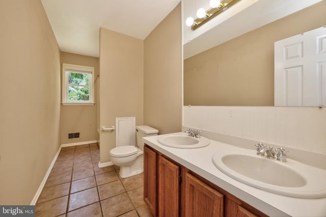 217 SHROPSHIRE DR, West Chester, PA 19382