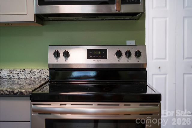 108 Wilrecar Drive, Black Mountain, NC 28711
