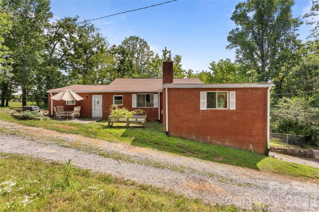 108 Wilrecar Drive, Black Mountain, NC 28711