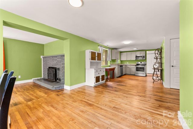 108 Wilrecar Drive, Black Mountain, NC 28711