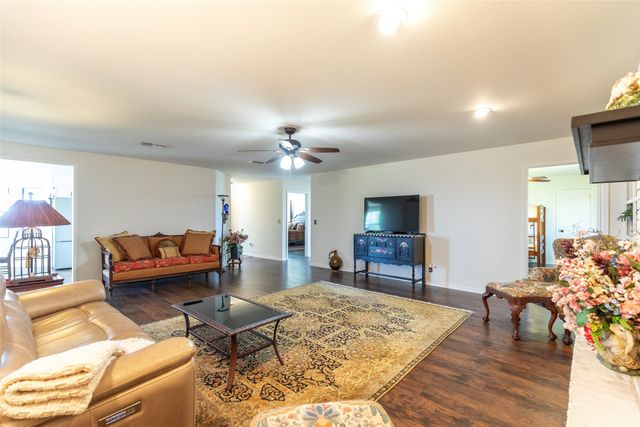 642 FM 3200, Comanche, TX 76442