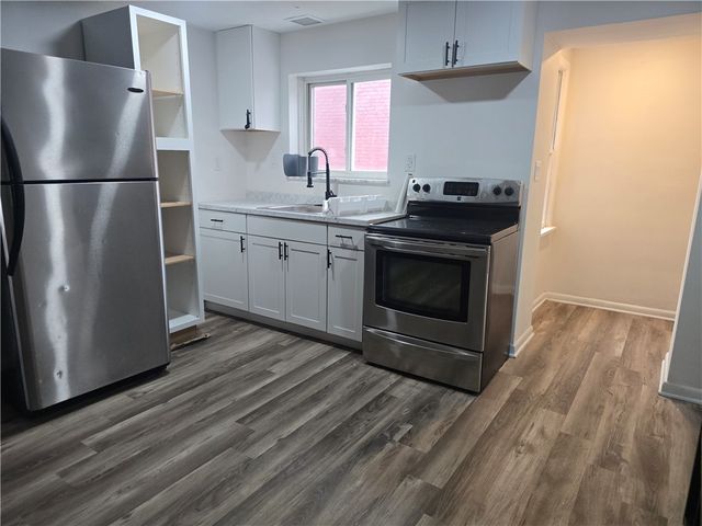 323 S 5th Street, Jeannette, PA 15644