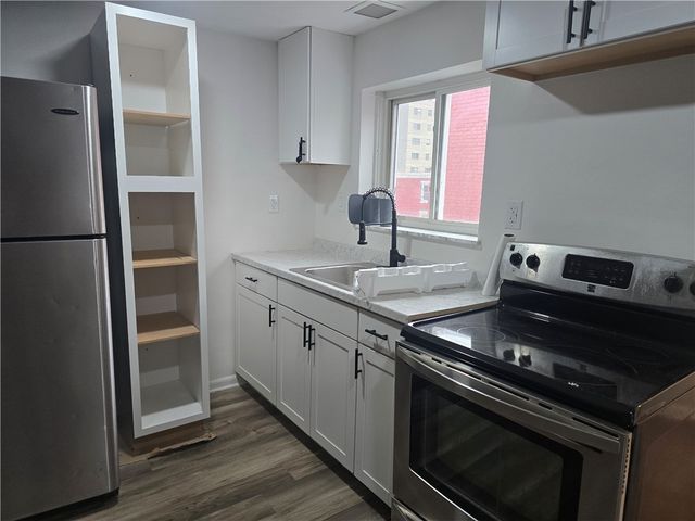 323 S 5th Street, Jeannette, PA 15644