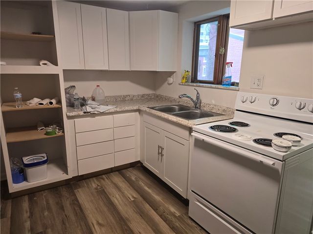 323 S 5th Street, Jeannette, PA 15644