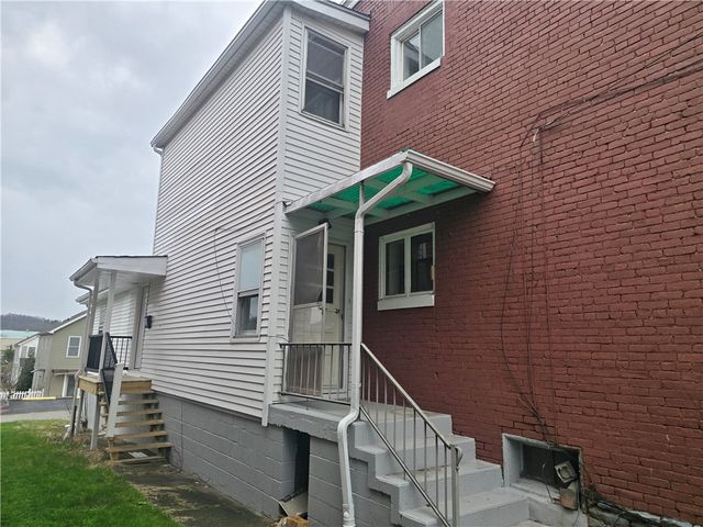 323 S 5th Street, Jeannette, PA 15644