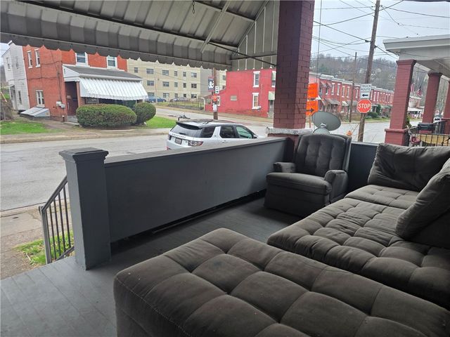 323 S 5th Street, Jeannette, PA 15644