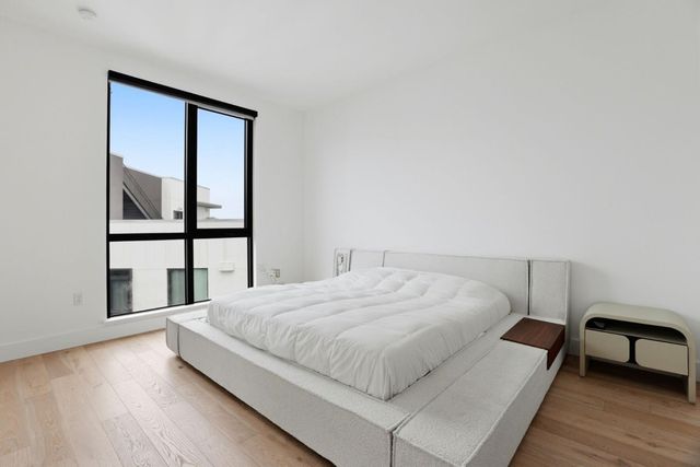 1 Bristol Court 515, San Francisco, CA 94130