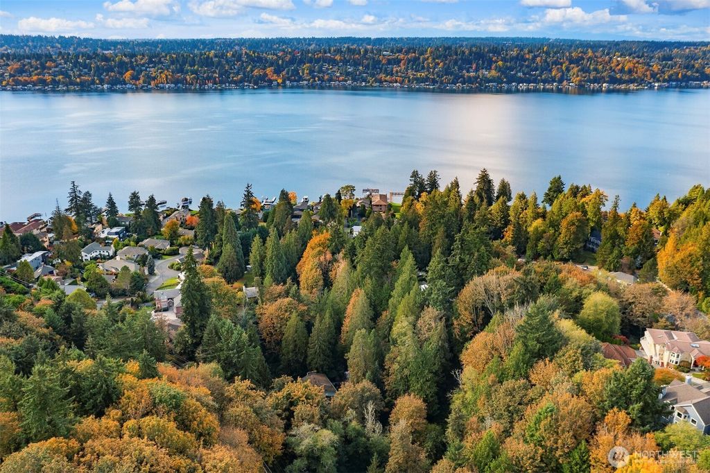 13530 62nd Avenue NE, Kirkland, WA 98034