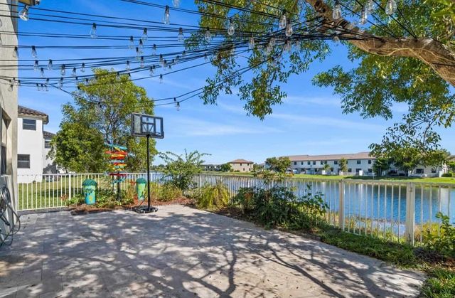 9331 W 35th Avenue, Hialeah, FL 33018
