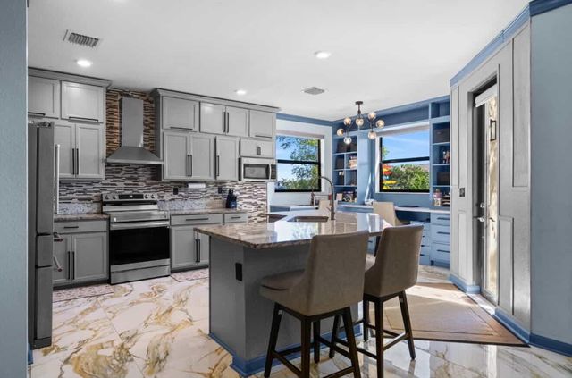 9331 W 35th Avenue, Hialeah, FL 33018