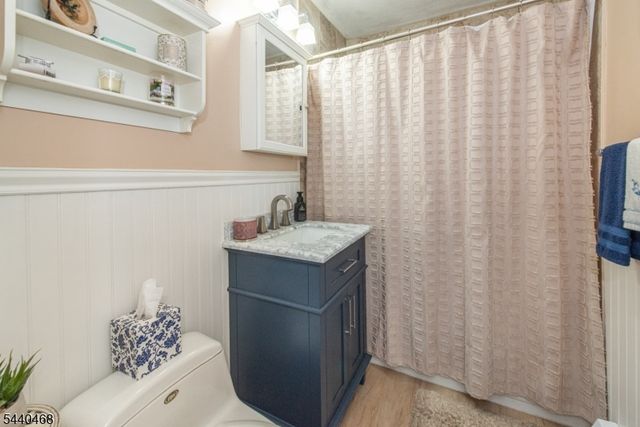 56 Village Dr, Wayne Twp., NJ 07470