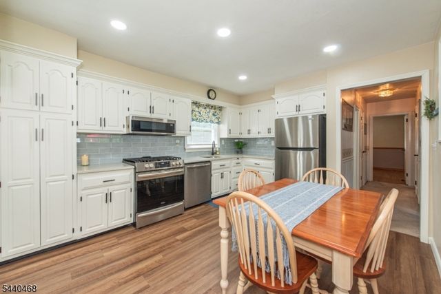 56 Village Dr, Wayne Twp., NJ 07470