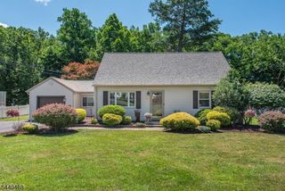 56 Village Dr, Wayne Twp., NJ 07470