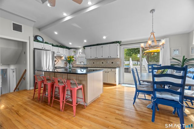 26 Willard Avenue, Old Saybrook, CT 06475