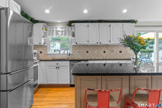 26 Willard Avenue, Old Saybrook, CT 06475
