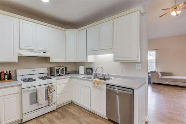 502 Towler Shoals View, Loganville, GA 30052